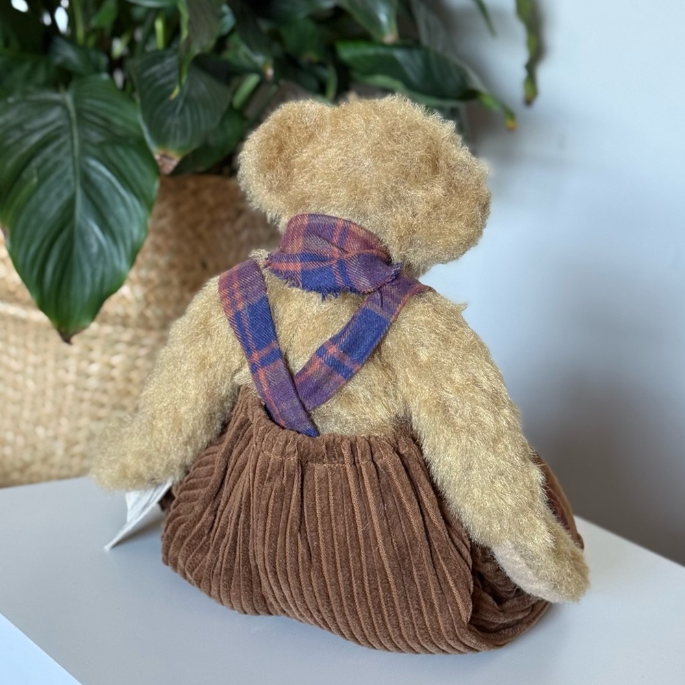 Cottage Collectibles by Ganz – “Travis” Artist-Designed Teddy Bear - Picture 2 of 5